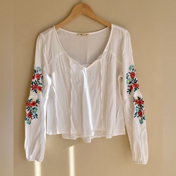 Hollister White Embellished Crop Blouse Medium - Picture 1 of 7